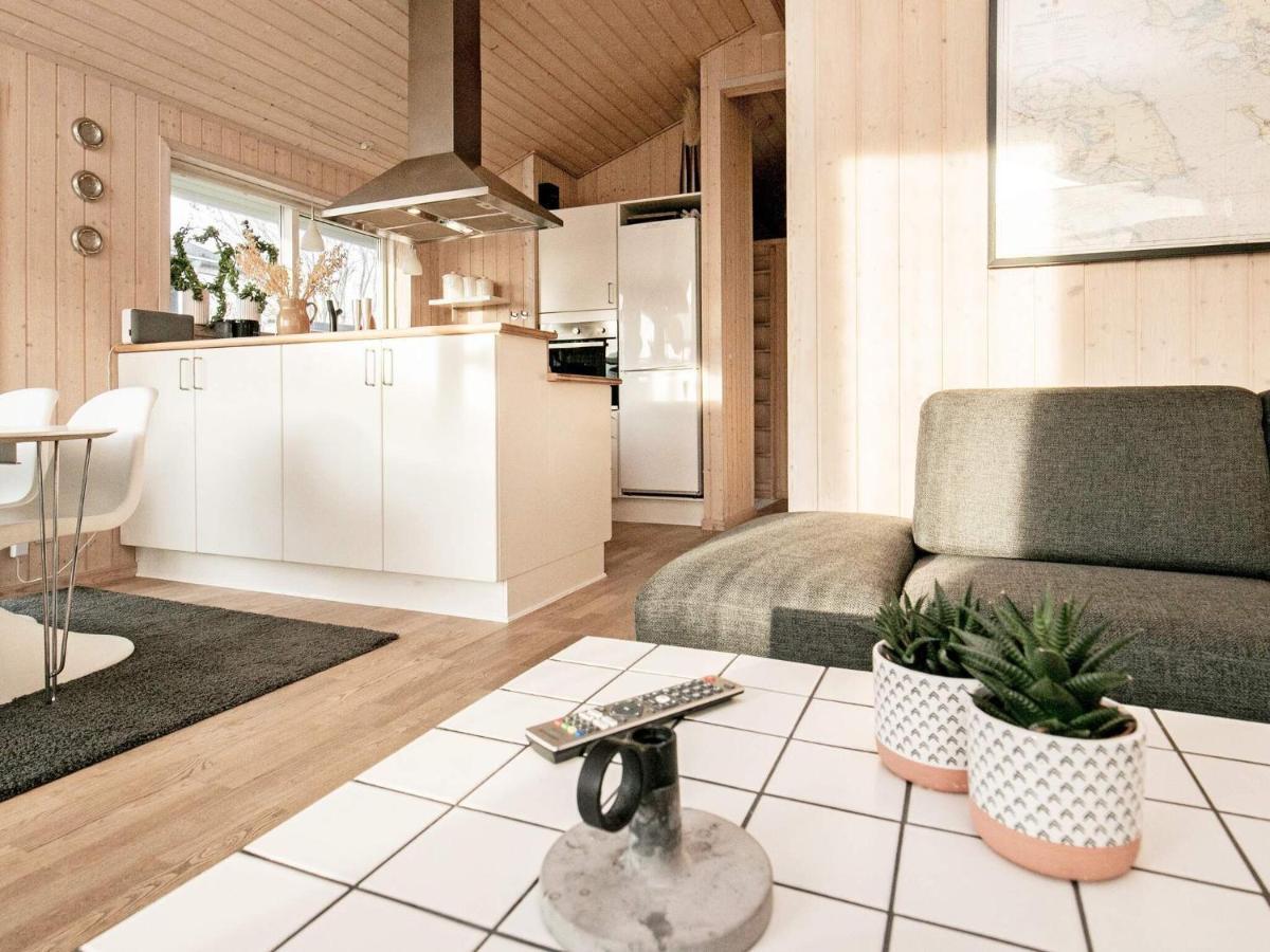 6 Person Holiday Home In Tranek R Fæbæk Exteriér fotografie