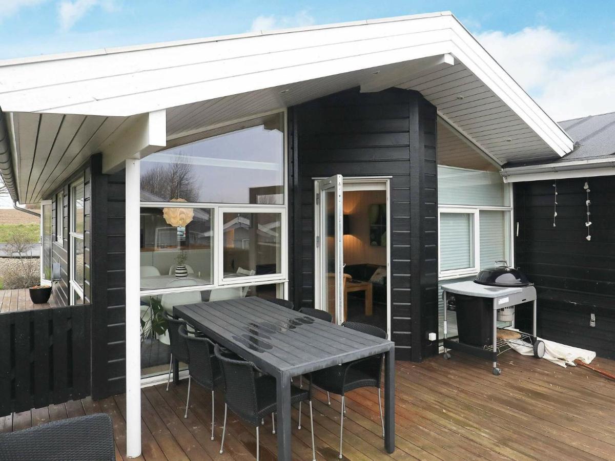 6 Person Holiday Home In Tranek R Fæbæk Exteriér fotografie